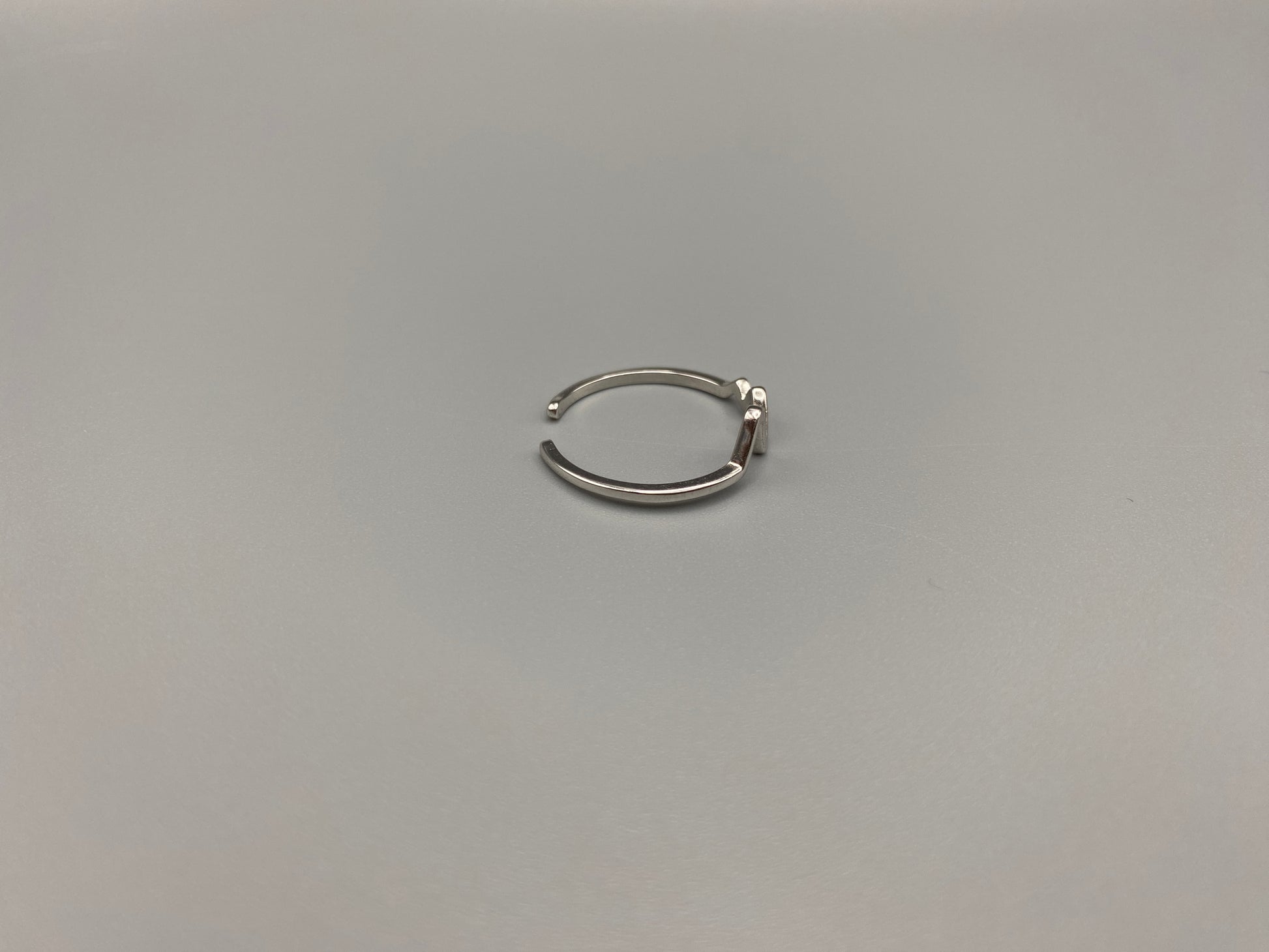 Pulse Ring Silver: This adjustable ring features a heartbeat pattern, crafted from high-quality 925 sterling silver and plated with a non-tarnish, waterproof finish. It is designed to be anti-allergy, making it perfect for any occasion, whether it’s an anniversary, engagement, wedding, or party.