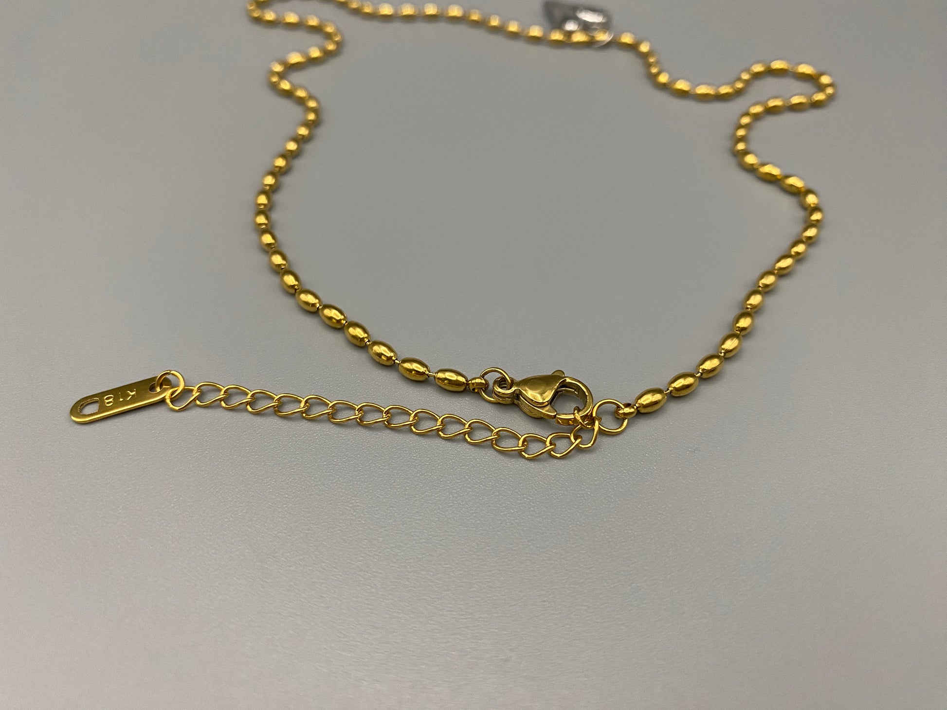 Solara Silver Heart Gold Pendant Necklace. Elegant and charming. 18k gold plated chain with a stainless steel heart pendant. Durable, sophisticated look. Adjustable length: 41 cm + 5 cm extension. Perfect for everyday wear and special occasions.