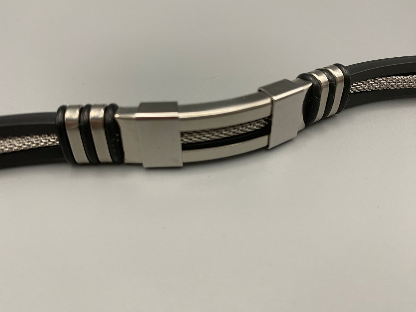 “Urban Vortex Men’s Wrist Wear Bracelet with a vintage-inspired stainless steel link chain design. Available in various finishes including 14K, 18K, 24K gold plated, rose gold plated, and silver plated. Measures 21 cm for a comfortable fit.”