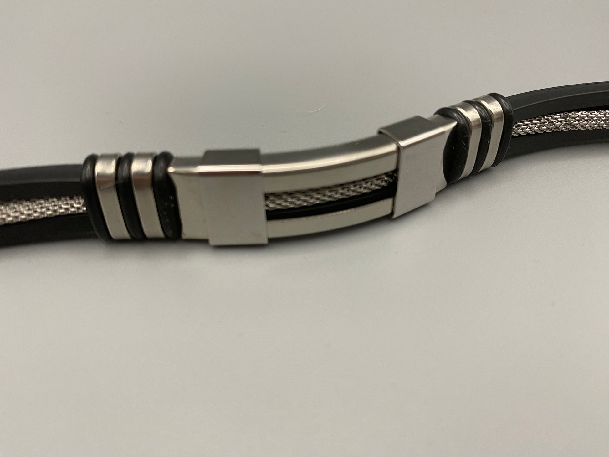 “Urban Vortex Men’s Wrist Wear Bracelet with a vintage-inspired stainless steel link chain design. Available in various finishes including 14K, 18K, 24K gold plated, rose gold plated, and silver plated. Measures 21 cm for a comfortable fit.”