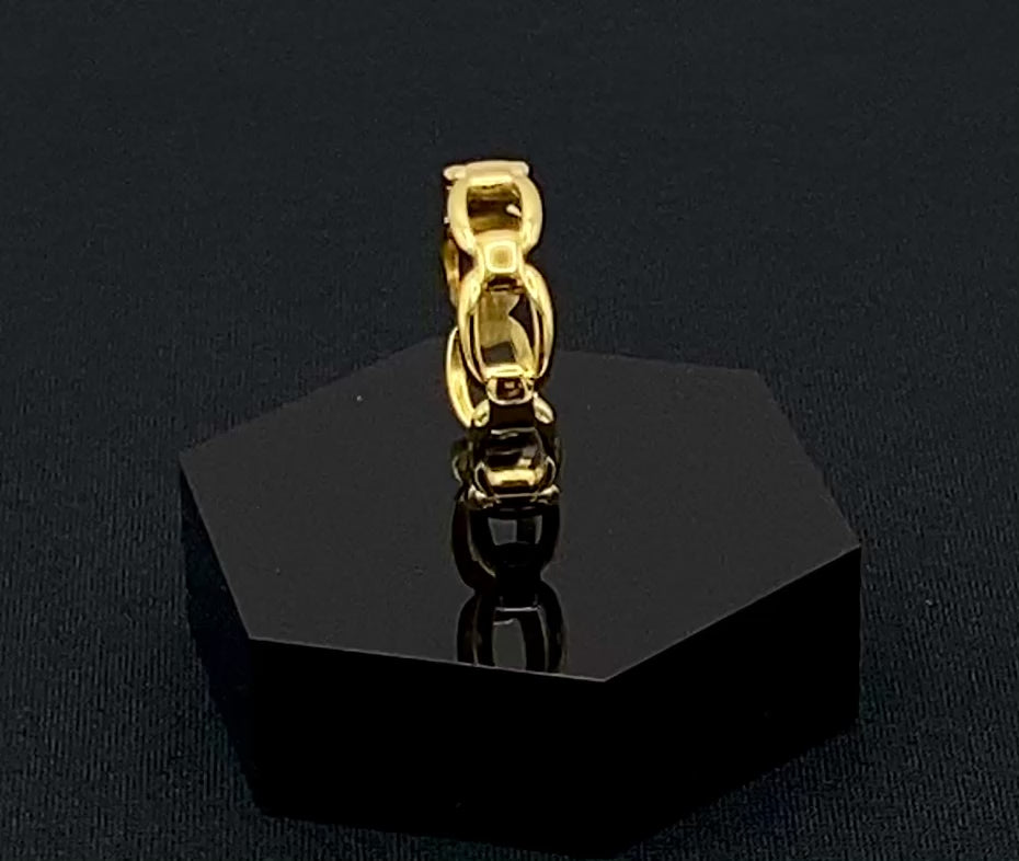 Phoebe Gold Ring: Discover the Phoebe Gold Ring, a fashionable and versatile piece perfect for any occasion. This 18K gold-plated stainless steel ring features a hollow geometric link chain design. It is resizable to size 6, making it a trendy and adaptable accessory. Ideal for daily wear or special events like anniversaries and parties, this ring is both nickel-free and lead-free, ensuring it is safe for all skin types.
